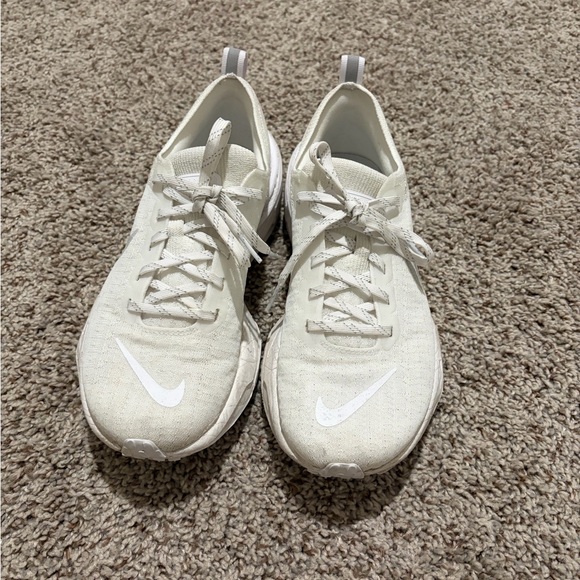 Nike White Running Shoes - Picture 3 of 6